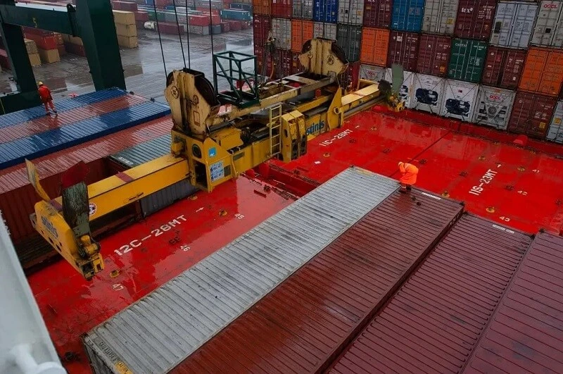 Project cargo logistics covering planning, permits, and multimodal transport solutions